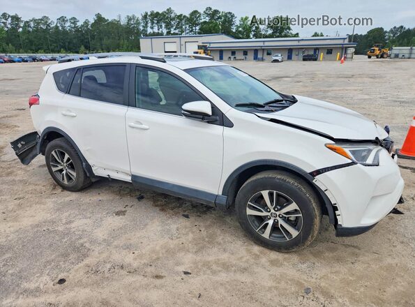 2T3WFREVXHW395877 2017 TOYOTA RAV4 White 