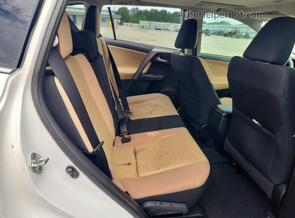 2T3WFREVXHW395877 2017 TOYOTA RAV4 White 