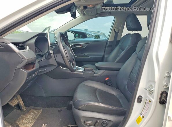 2T3Y1RFV0KW039130 2019 TOYOTA RAV4 Белый Вид салона спереди
