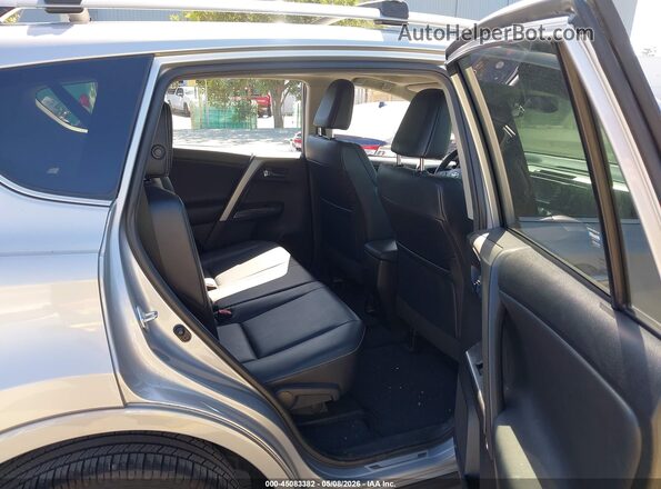 2T3YFREV0HW324180 2017 TOYOTA RAV4 Silver VIN კოდის სტიკერის ხედი