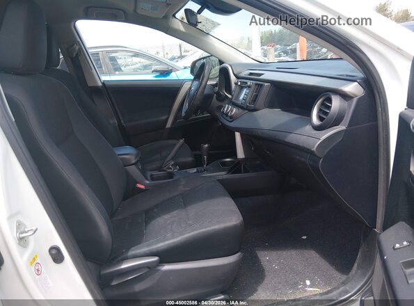 2T3ZFREV3HW338871 2017 TOYOTA LE White Widok wnętrza z przodu