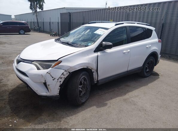 2T3ZFREV3HW338871 2017 TOYOTA LE White Przód lewy
