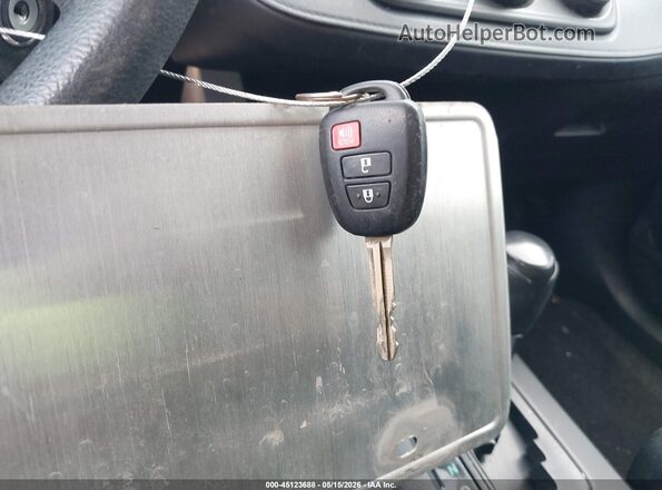 2T3ZFREV3HW372602 2017 TOYOTA RAV4 Бордовый Вид панели приборов