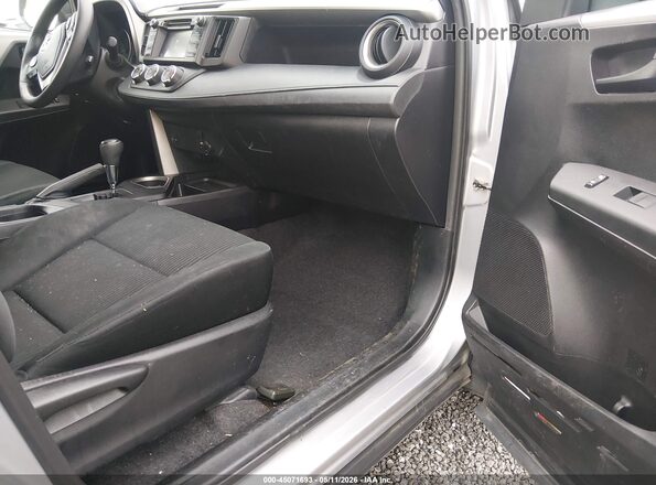 2T3ZFREV6HW335446 2017 TOYOTA LE Серебряный Вид салона спереди