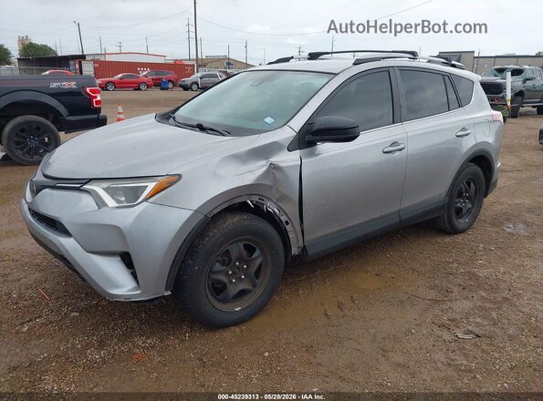 2T3ZFREV8HW352622 2017 TOYOTA RAV4 Silver Przód lewy