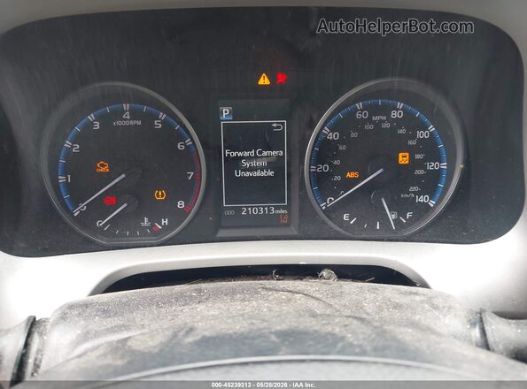 2T3ZFREV8HW352622 2017 TOYOTA RAV4 Silver Widok tylnych siedzeń