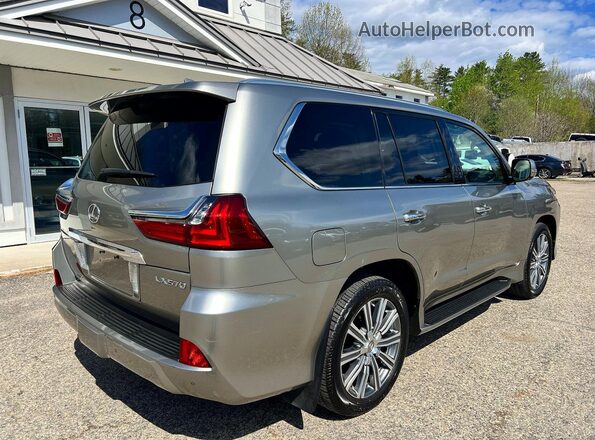 JTJHY7AX3H4246722 2017 LEXUS LX Silver Widok z przodu