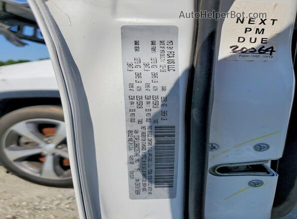 1C4PJLDB6KD357042 2019 JEEP CHEROKEE White Widok wnętrza 360 stopni