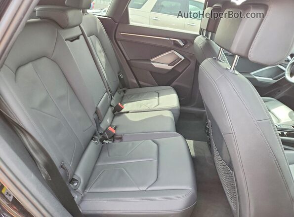 WA1EECF33M1059953 2021 AUDI Q3 Black Շարժիչի բաժամունքի տեսք