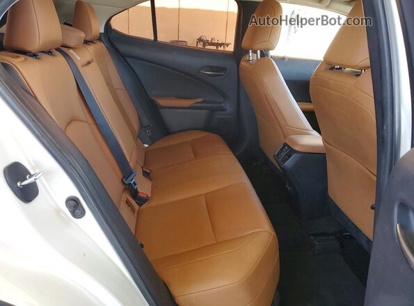 JTHX3JBH5L2030116 2020 LEXUS UX White Widok wnętrza z tyłu