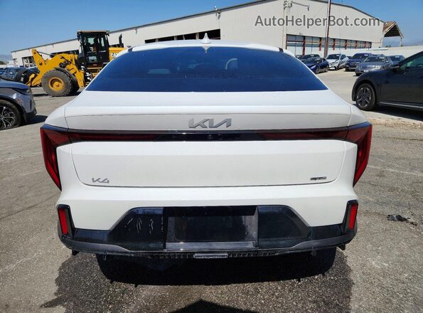 3KPFW4DE4SE242516 2025 KIA K4 White უკანა ხედი