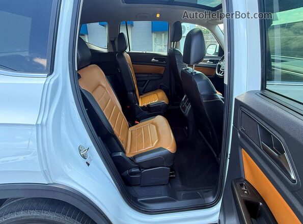 1V2NR2CA3KC521144 2019 VOLKSWAGEN ATLAS Белый Вид салона спереди