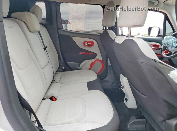 ZACCJABB8JPJ58125 2018 JEEP RENEGADE Серебряный 