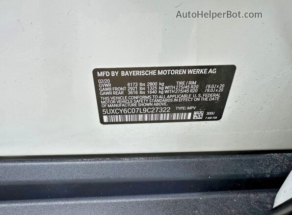 5UXCY6C07L9C27322 2020 BMW X6 White Вид задньої частини салону