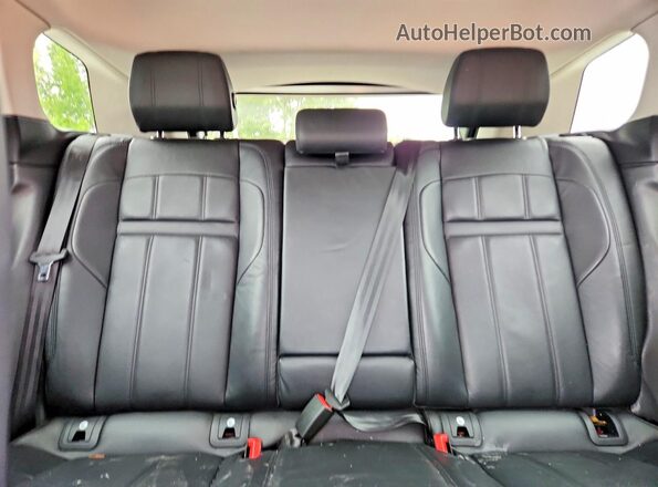 SALZJ2FX9LH033369 2020 LAND ROVER RANGE ROVER Red Widok wnętrza z tyłu