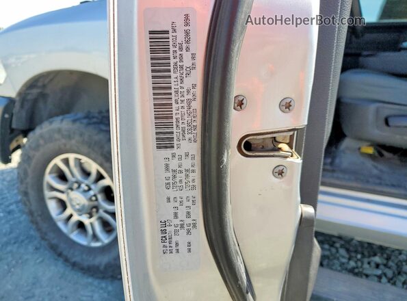 3C6UR5CL1HG740469 2017 RAM 2500 Silver Вид наклейки з VIN-кодом