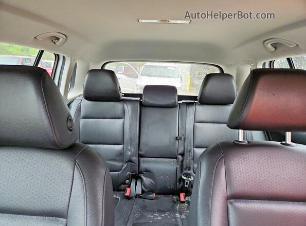 WVGBV7AX3HK013626 2017 VOLKSWAGEN TIGUAN Silver 
