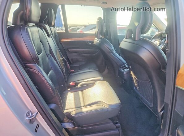 YV4A22PL8J1199706 2018 VOLVO XC90 Silver Սալոնի հետևի տեսք