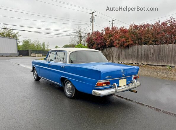 11011010270464 1966 MERCEDES-BENZ 230 Двухцветный 