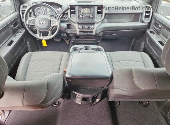3C63RRGL3RG218876 2024 RAM 3500 White Вид щитка приладів