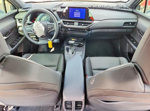 JTHP6JBH7R2193351 2024 LEXUS UX Silver Սարքավորումների վահանակի տեսք