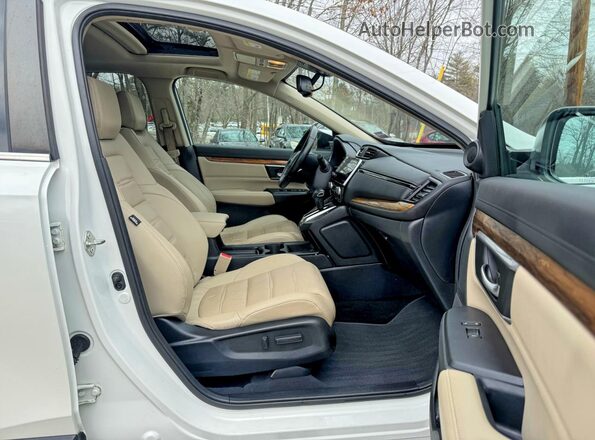 2HKRW2H85JH602943 2018 HONDA CR-V White 