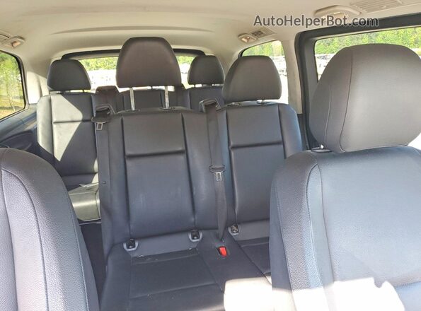 WD4PG2EE5H3302314 2017 MERCEDES-BENZ METRIS Silver Vista interior trasera