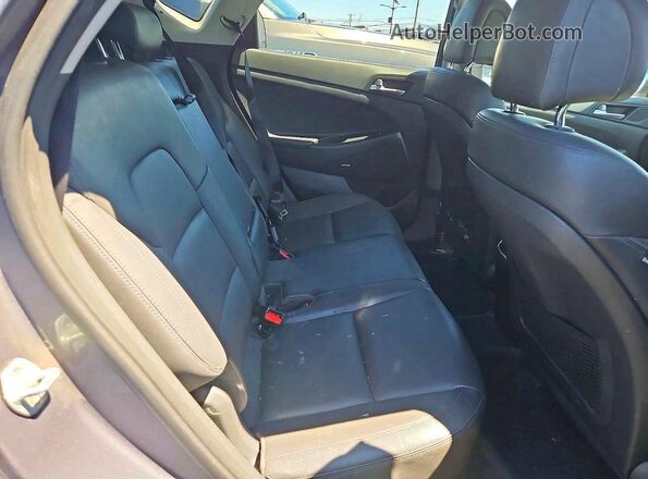 KM8J3CA23JU753508 2018 HYUNDAI TUCSON Gray 
