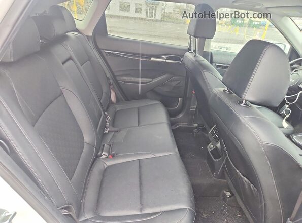 KNDETCA24P7400062 2023 KIA SELTOS White 