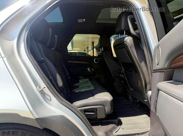 SALRR2RVXJA065627 2018 LAND ROVER DISCOVERY Silver წინა სალონის ხედი