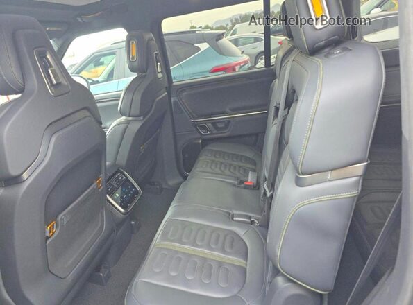 7PDSGABA4PN019950 2023 RIVIAN R1S Gray 