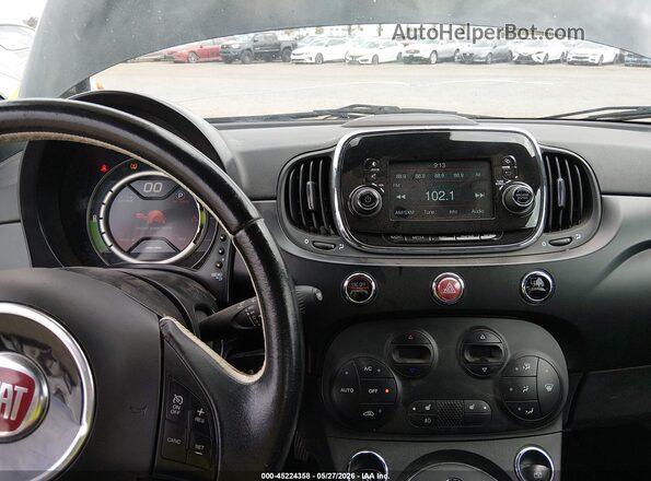 3C3CFFGE9GT152408 2016 FIAT 500E Black Widok wnętrza 360 stopni
