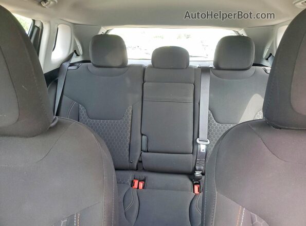 3C4NJCAB2JT263292 2018 JEEP COMPASS White Vista de los asientos traseros