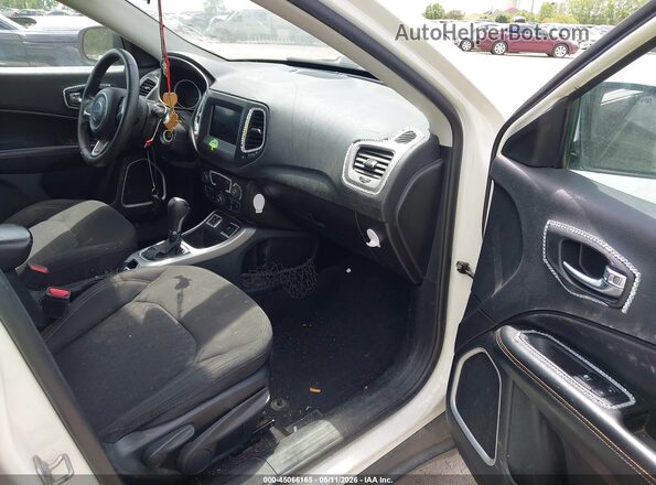 3C4NJCAB2LT124864 2020 JEEP COMPASS White Front interior view