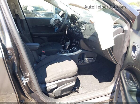 3C4NJCAB5JT133720 2018 JEEP COMPASS Gray 