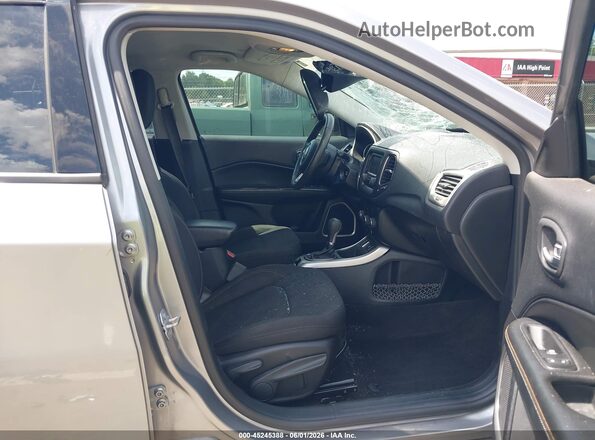 3C4NJCAB6JT227766 2018 JEEP COMPASS Серый Вид салона спереди