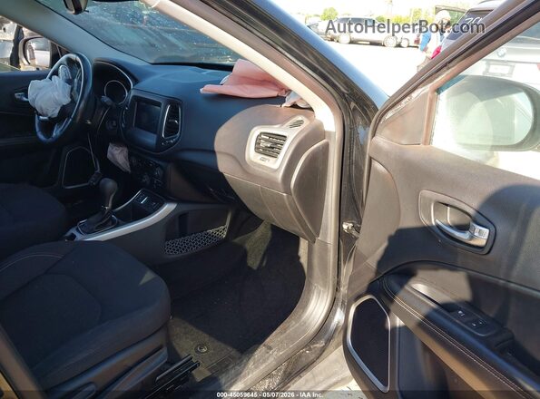 3C4NJCAB8JT133582 2018 JEEP COMPASS Black Вид салону спереду