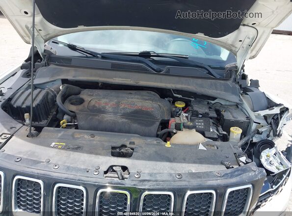 3C4NJCAB9JT133669 2018 JEEP COMPASS White Вид ззаду