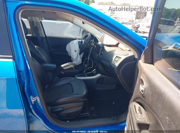 3C4NJCBB0JT137673 2018 JEEP COMPASS Blue Widok wnętrza z przodu
