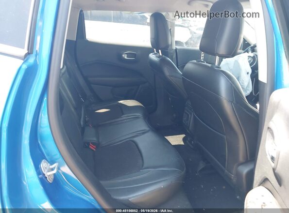 3C4NJCBB0JT137673 2018 JEEP COMPASS Blue Widok naklejki z numerem VIN