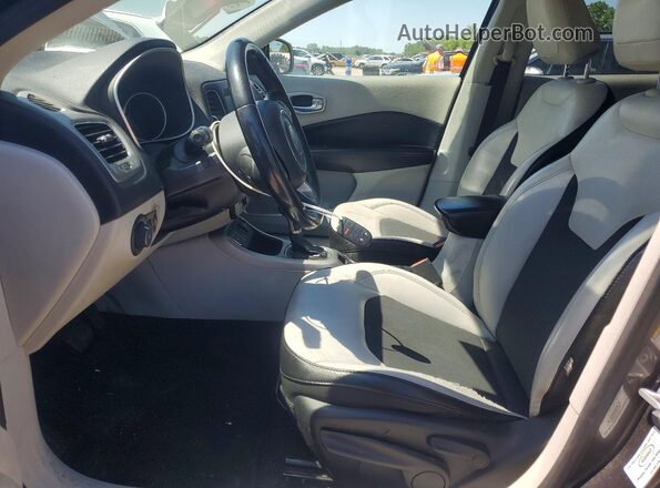 3C4NJCBB0KT715434 2019 JEEP COMPASS Серый Вид салона спереди