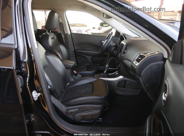 3C4NJCBB4HT682110 2017 JEEP NEW COMPASS Черный Вид салона спереди
