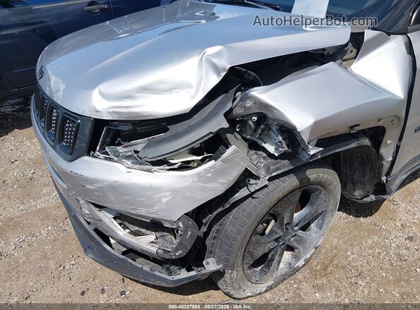 3C4NJCBB4KT658705 2019 JEEP COMPASS Silver წინა ხედი