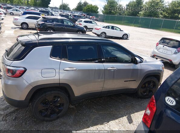 3C4NJCBB4KT658705 2019 JEEP COMPASS Silver უკანა სალონის ხედი