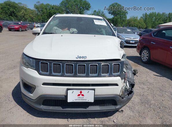 3C4NJCBB5KT820051 2019 JEEP COMPASS White უკანა სალონის ხედი