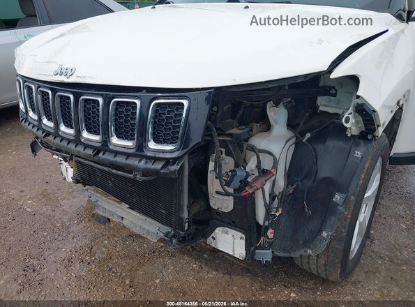 3C4NJCBB6JT327686 2018 JEEP COMPASS White Front view