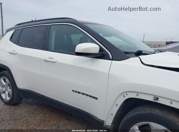 3C4NJCBB6JT327686 2018 JEEP COMPASS White 360 interior view