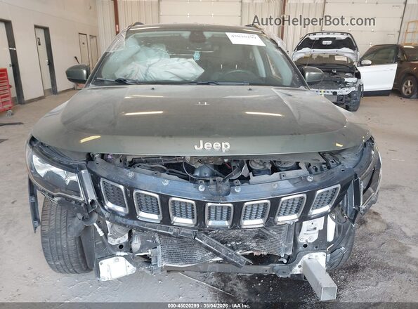 3C4NJCBB7JT140165 2018 JEEP COMPASS Green Instrument cluster view