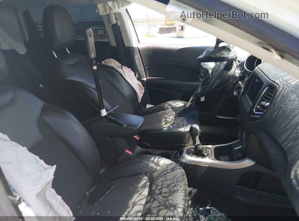 3C4NJCBB7JT226978 2018 JEEP COMPASS White Vista interior delantera
