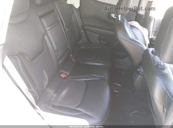 3C4NJCBB7JT226978 2018 JEEP COMPASS White Vista de la etiqueta del VIN